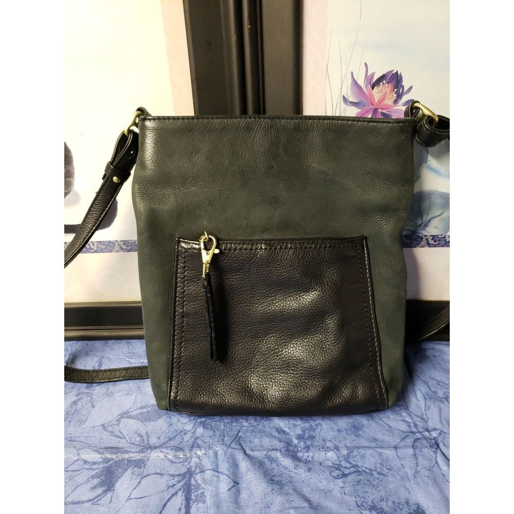 STONE MOUNTAIN Olive Green unique Leather Crossbody